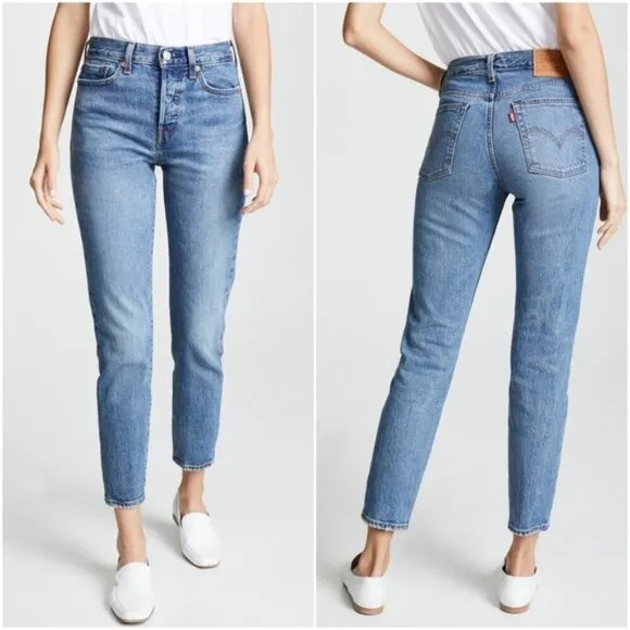 LEVI’S • Wedgie Icon Fit in These Dreams • 24