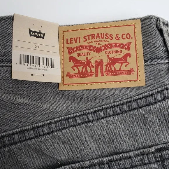 Levis Womens Low Pro Straight Leg Gray Denim Jeans Size 29 Mid Rise Splatter Hem