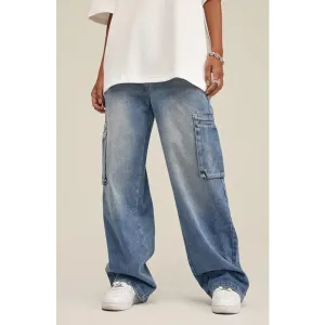 Light Wash Denim Cargo Jeans for a Relaxed Style