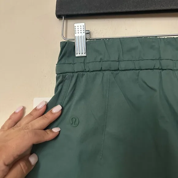 Lululemon Cinchable Waist High-Rise Woven Short 3.5&quot;Medium Forest! NWT