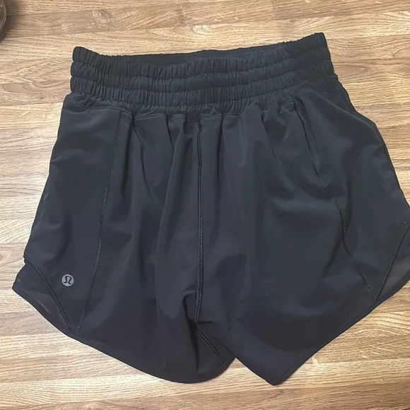 Lululemon hottie hot shorts size 2