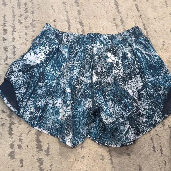 Lululemon Hotty Hot Short II *Long 4&quot; Wildwood White Multi / Nocturnal Teal