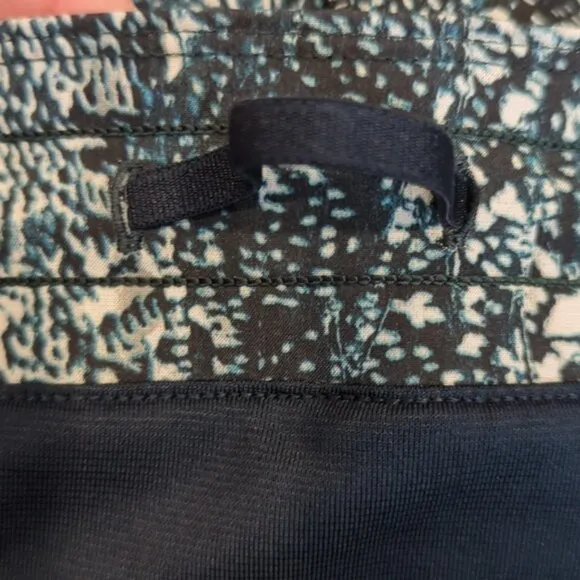 Lululemon Hotty Hot Short II *Long 4&quot; Wildwood White Multi / Nocturnal Teal