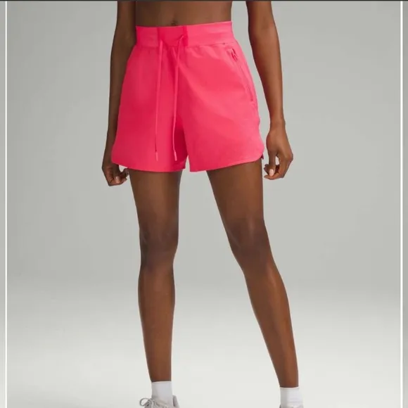 Lululemon NWT License to Train High-Rise Short 4&quot;
