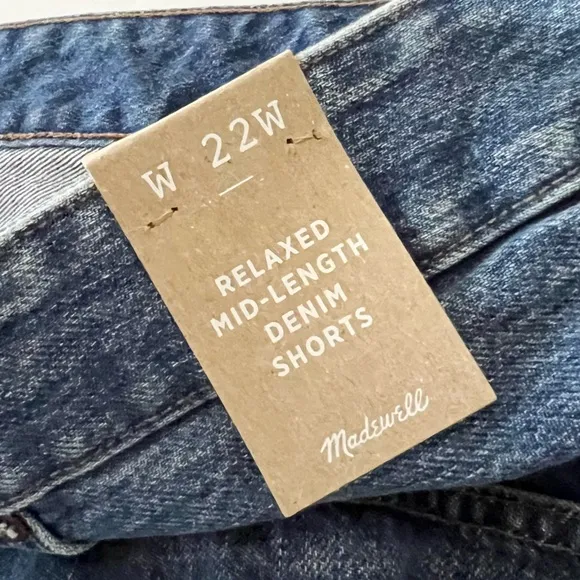 Madewell NWT Relaxed Mid-Length Denim Shorts Size 22W blue