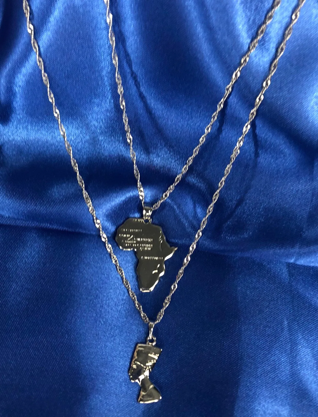 Mini Nefertiti and mini africa necklace SET silver, nefertiti necklace , nefertit pendant , silver africa map mini necklace charm