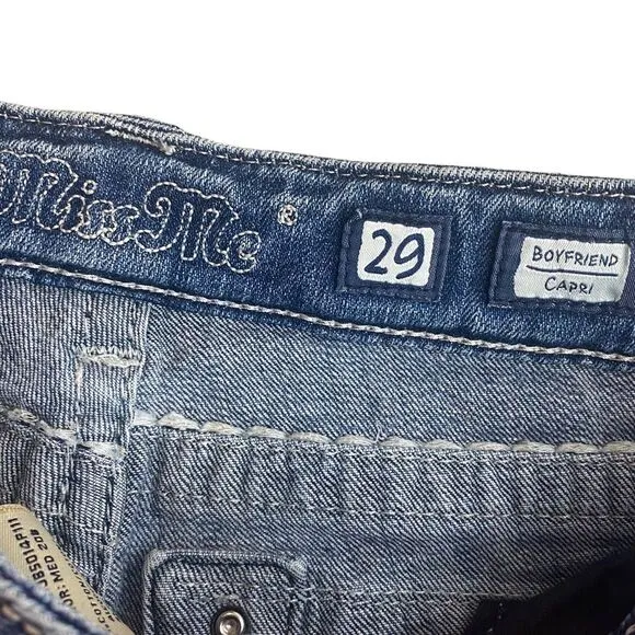 Miss Me Boyfriend Capri Size 29 Medium Wash Contrast Stitching Flap Pockets