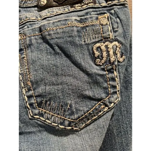 Miss Me Easy Capri Distressed Jeans Size 32