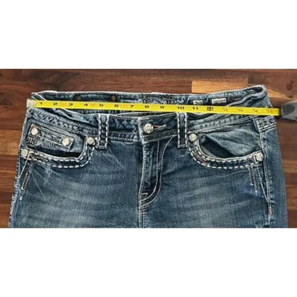 Miss Me Easy Capri Distressed Jeans Size 32