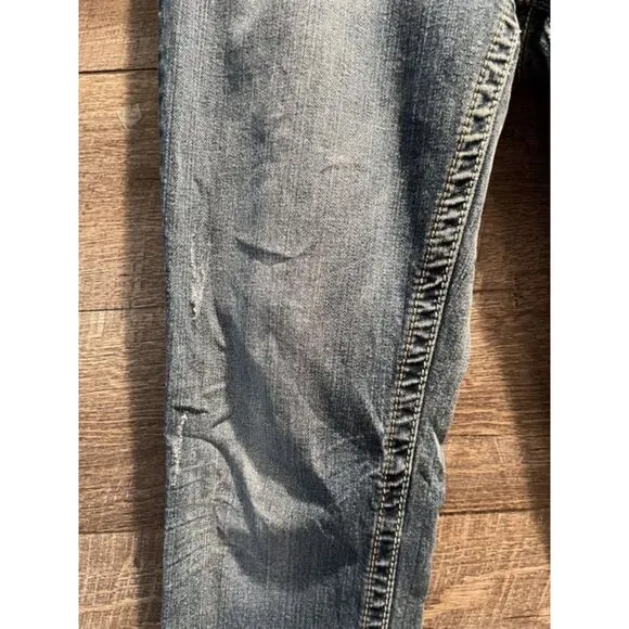 Miss Me Easy Capri Distressed Jeans Size 32