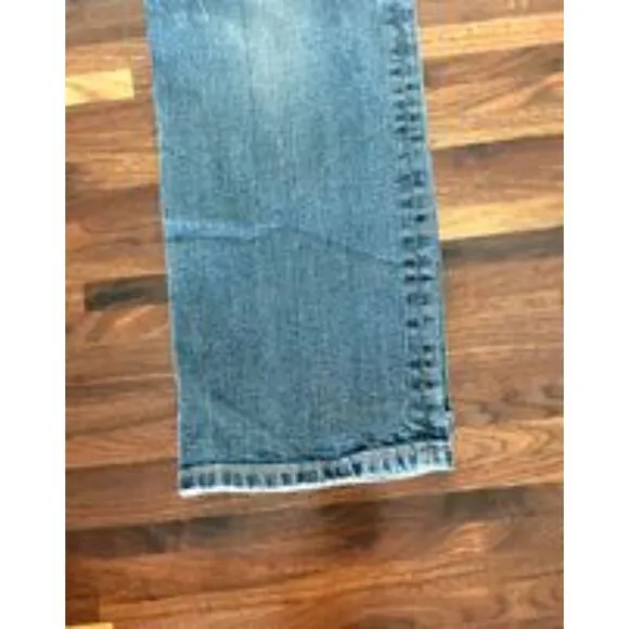 Miss Me Easy Capri Distressed Jeans Size 32
