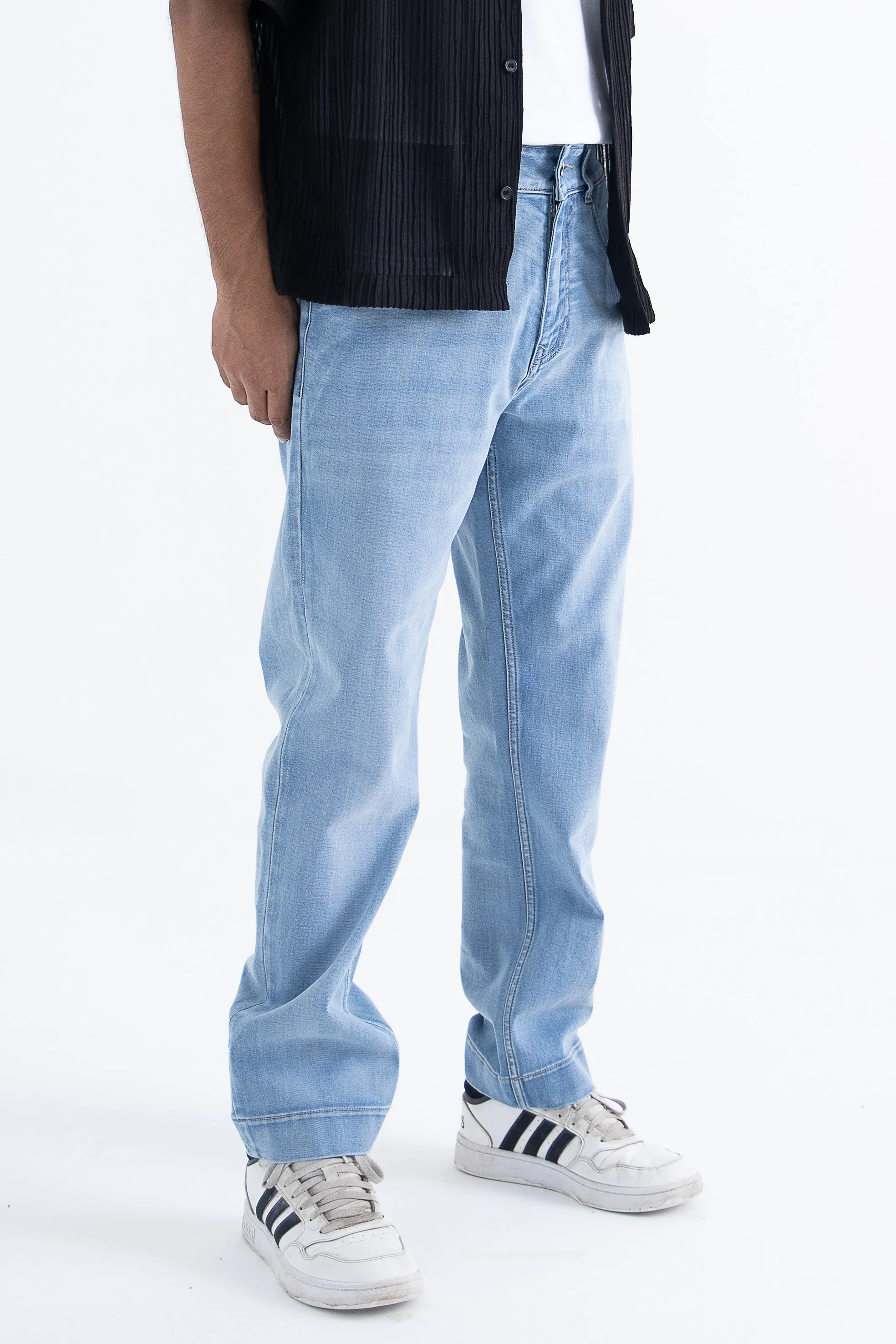 Move Easy Straight Jeans: Light Blue