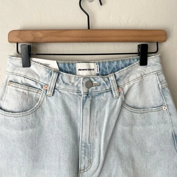 NEW Abrand a Carrie high relaxed fit jeans light wash 27