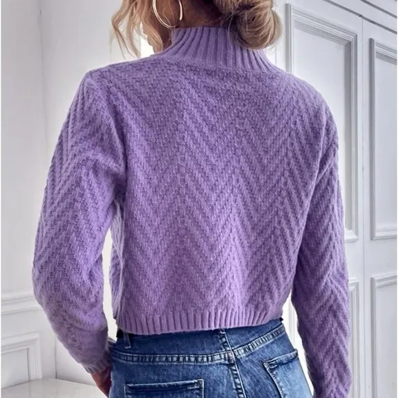 New long sleeve crop sweater