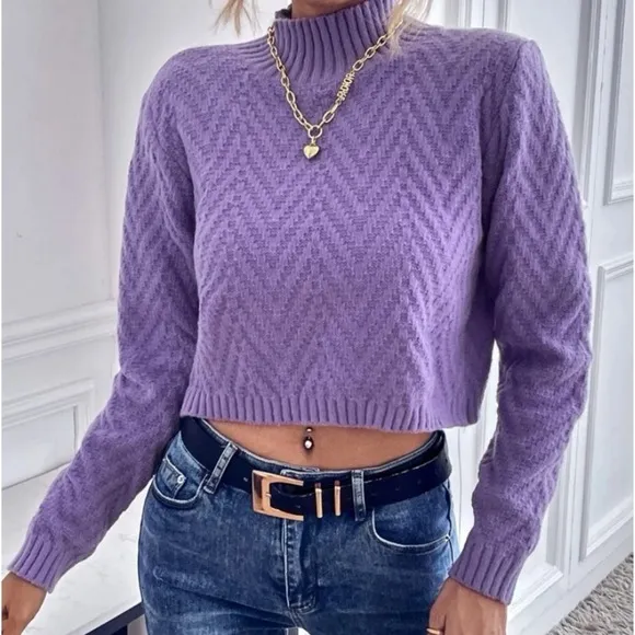 New long sleeve crop sweater