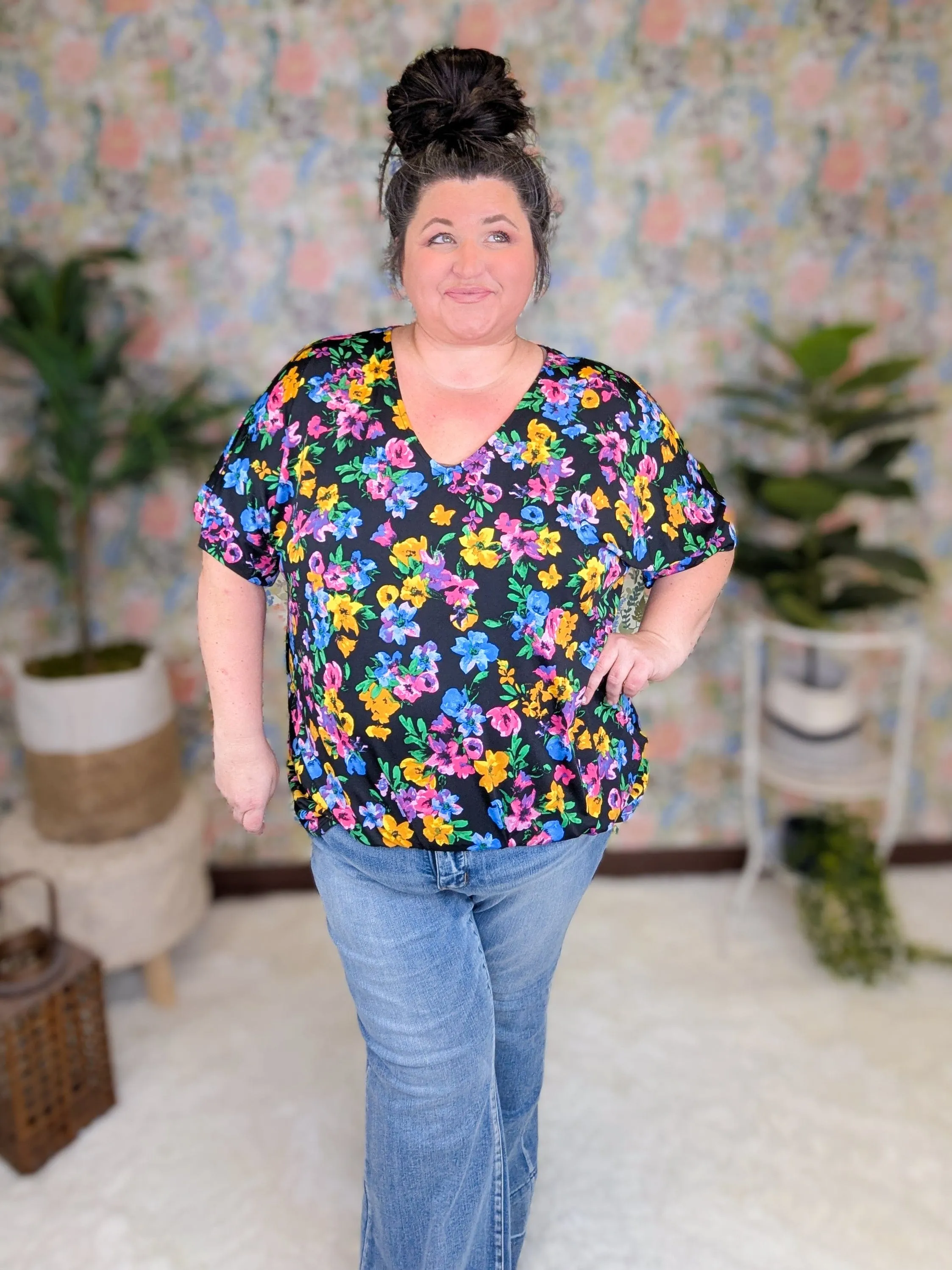 Nicola Vneck Short Sleeve Top in Black Floral