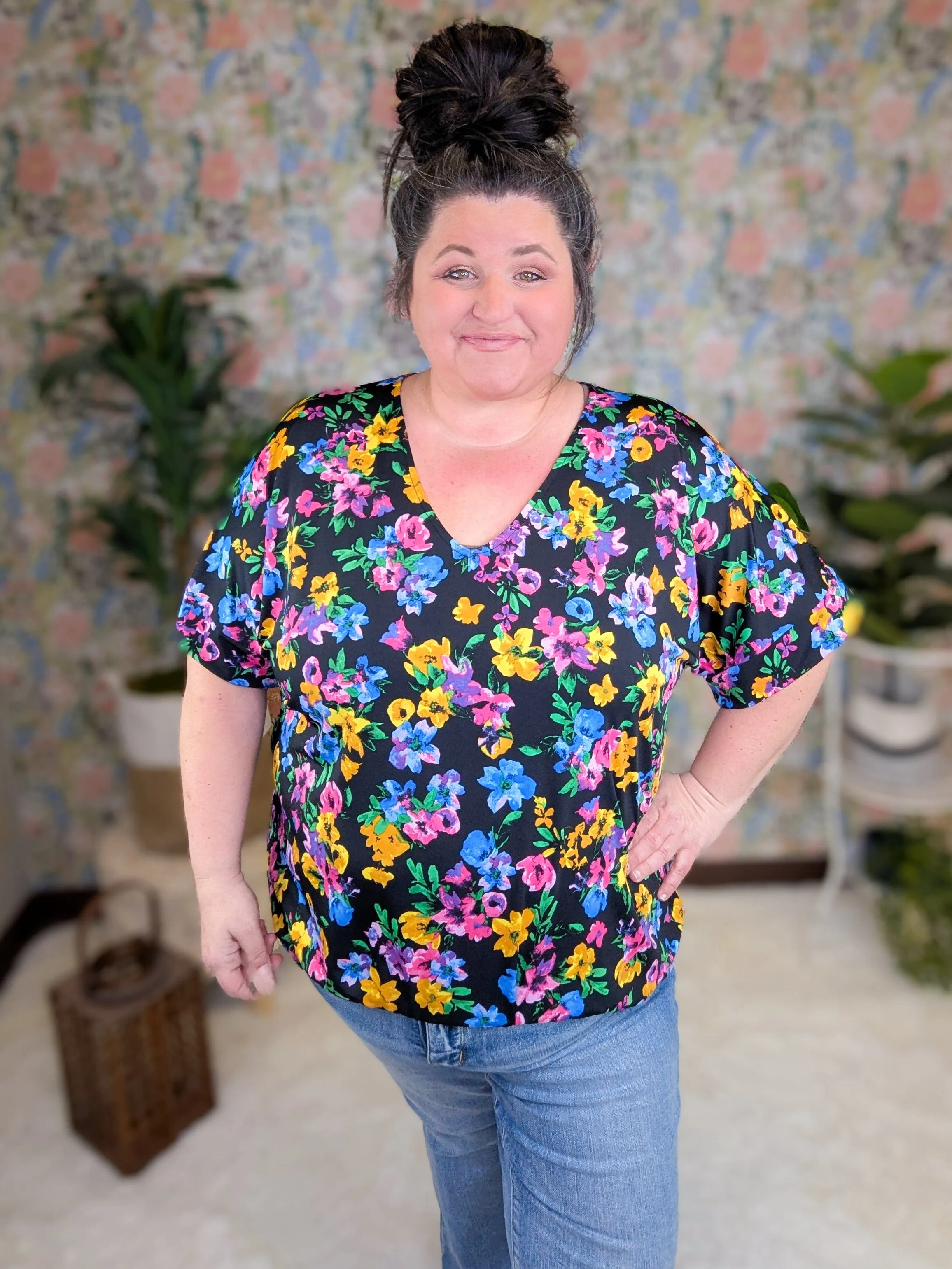 Nicola Vneck Short Sleeve Top in Black Floral