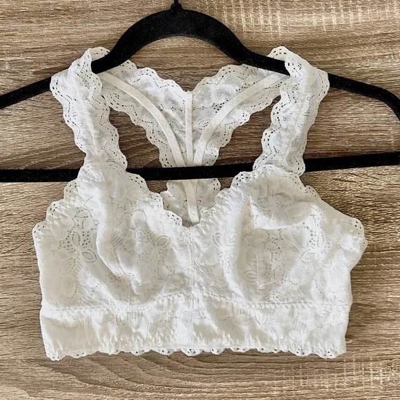 NWOT Felina Jezebel Lace Bralette Sweetheart Neckline Bras Black White Gray Pink