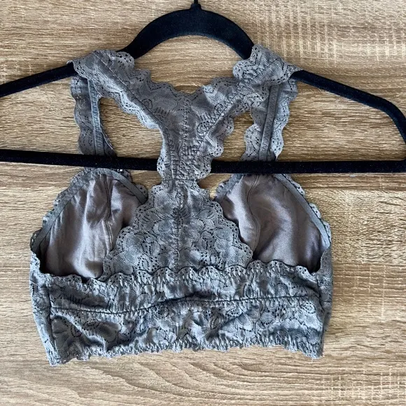 NWOT Felina Jezebel Lace Bralette Sweetheart Neckline Bras Black White Gray Pink