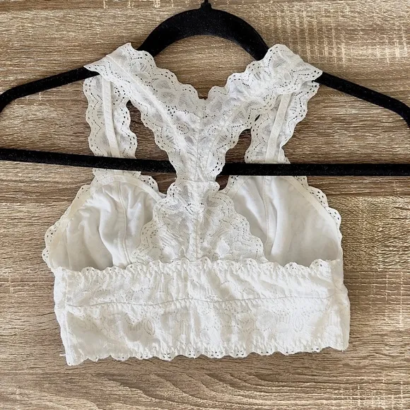 NWOT Felina Jezebel Lace Bralette Sweetheart Neckline Bras Black White Gray Pink