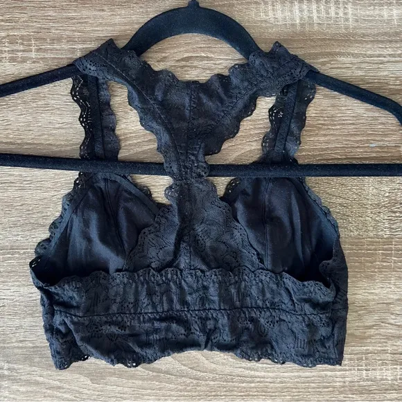 NWOT Felina Jezebel Lace Bralette Sweetheart Neckline Bras Black White Gray Pink