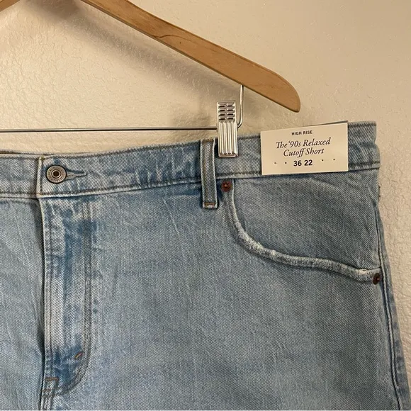 NWT Abercrombie &amp; Fitch 90’s Cut Off High Waisted Relaxed Fit Denim Jean Shorts