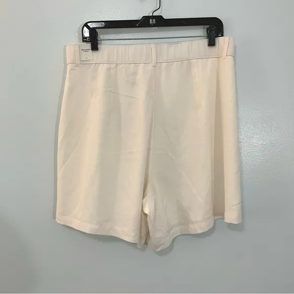 NWT Abercrombie White Tailored Pleated Short High Rise Preppy Ivory Pocket Large
