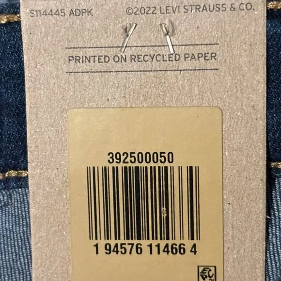 NWT LEVI'S Classic Straight Jeans 28 x 32 6L Dark Wash Stretch Tall 6 Long