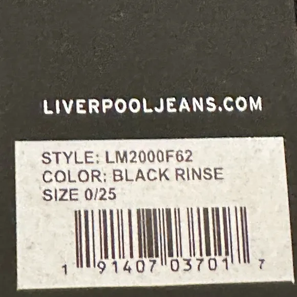NWT Liverpool Los Angeles Abby  Liverpool Ankle Skinny Black Jeans