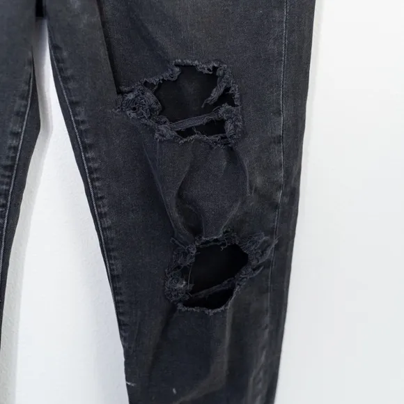 NWT Madewell Black Mom Jeans Knee-Rip Edition Size 29