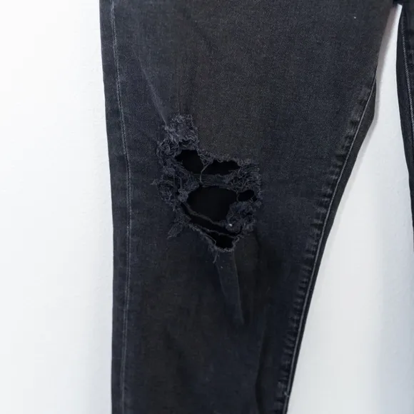 NWT Madewell Black Mom Jeans Knee-Rip Edition Size 29