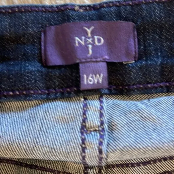 NWT NYDJ jeans size 16 W Marilyn relaxed Capri