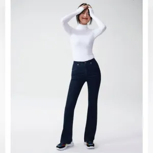 NWT UNIVERSAL STANDARD Sava High Rise Flare Jeans 34 Inch in dark indigo