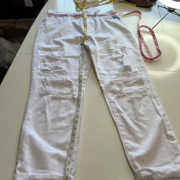 NWT Women’s Pistola Presley High Rise Relaxed Roller Destructed White Jeans