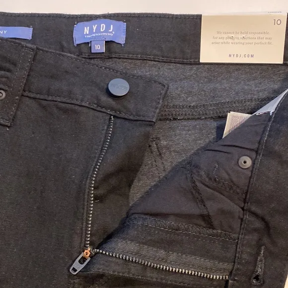 NYDJ SZ 10 Black Denim Skinny Jeans New D31