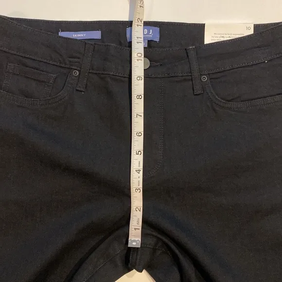 NYDJ SZ 10 Black Denim Skinny Jeans New D31