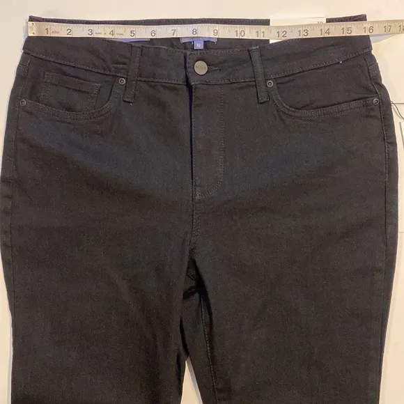 NYDJ SZ 10 Black Denim Skinny Jeans New D31