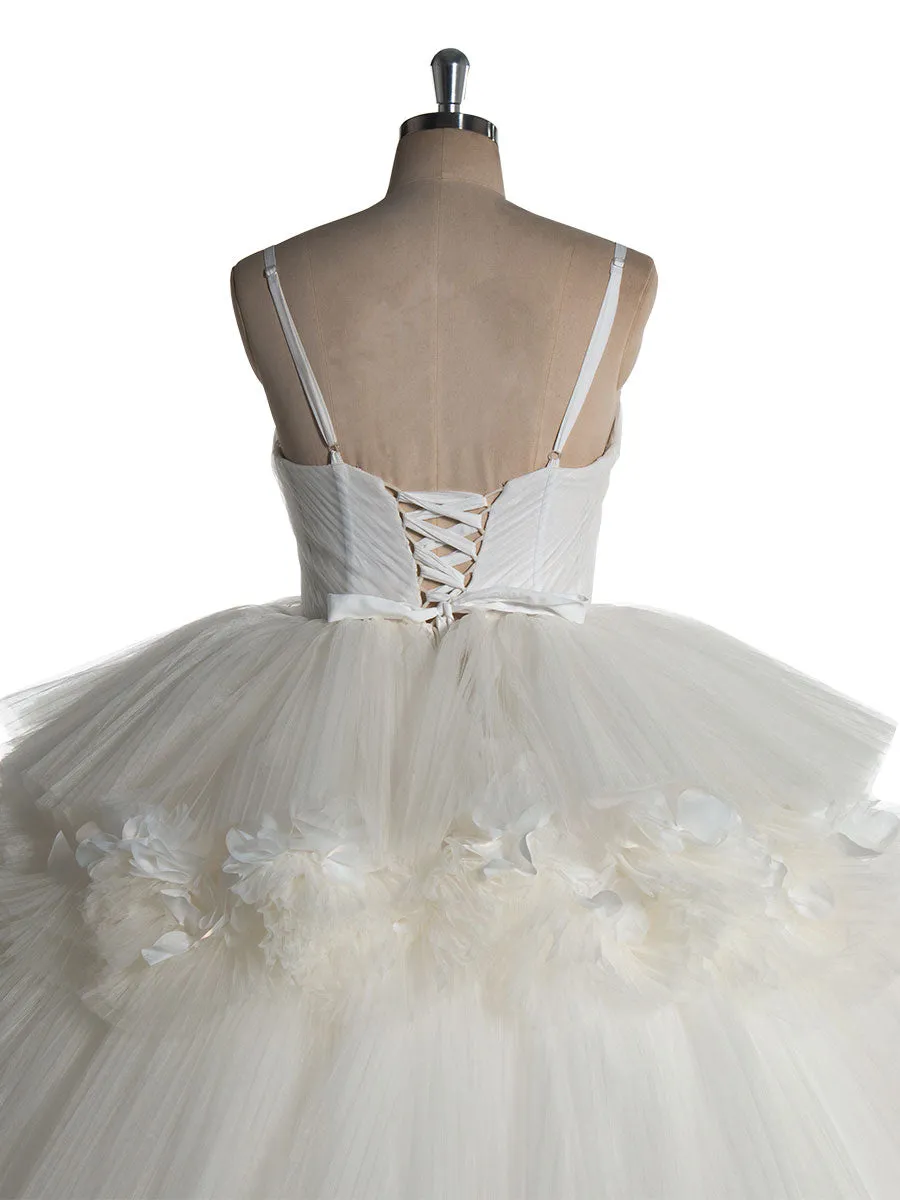 Off Shoulder Floor Length Layered Ruffles Ball Gown Elegant Wedding Dress YW241005