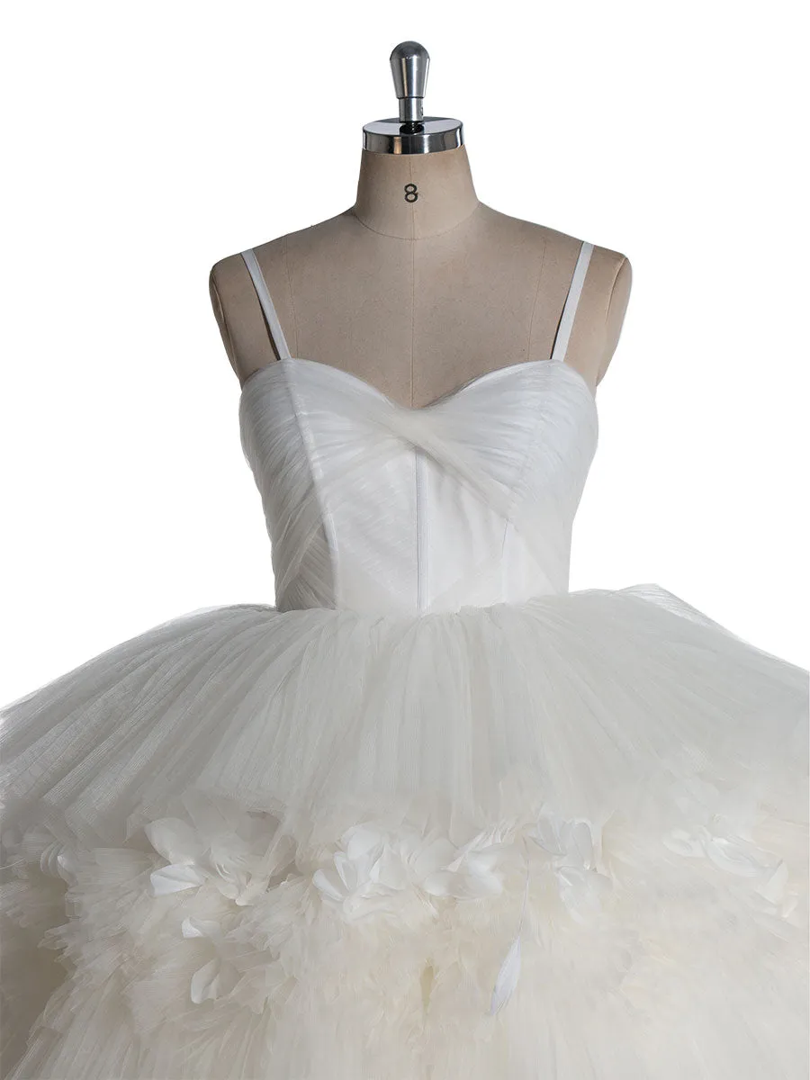 Off Shoulder Floor Length Layered Ruffles Ball Gown Elegant Wedding Dress YW241005