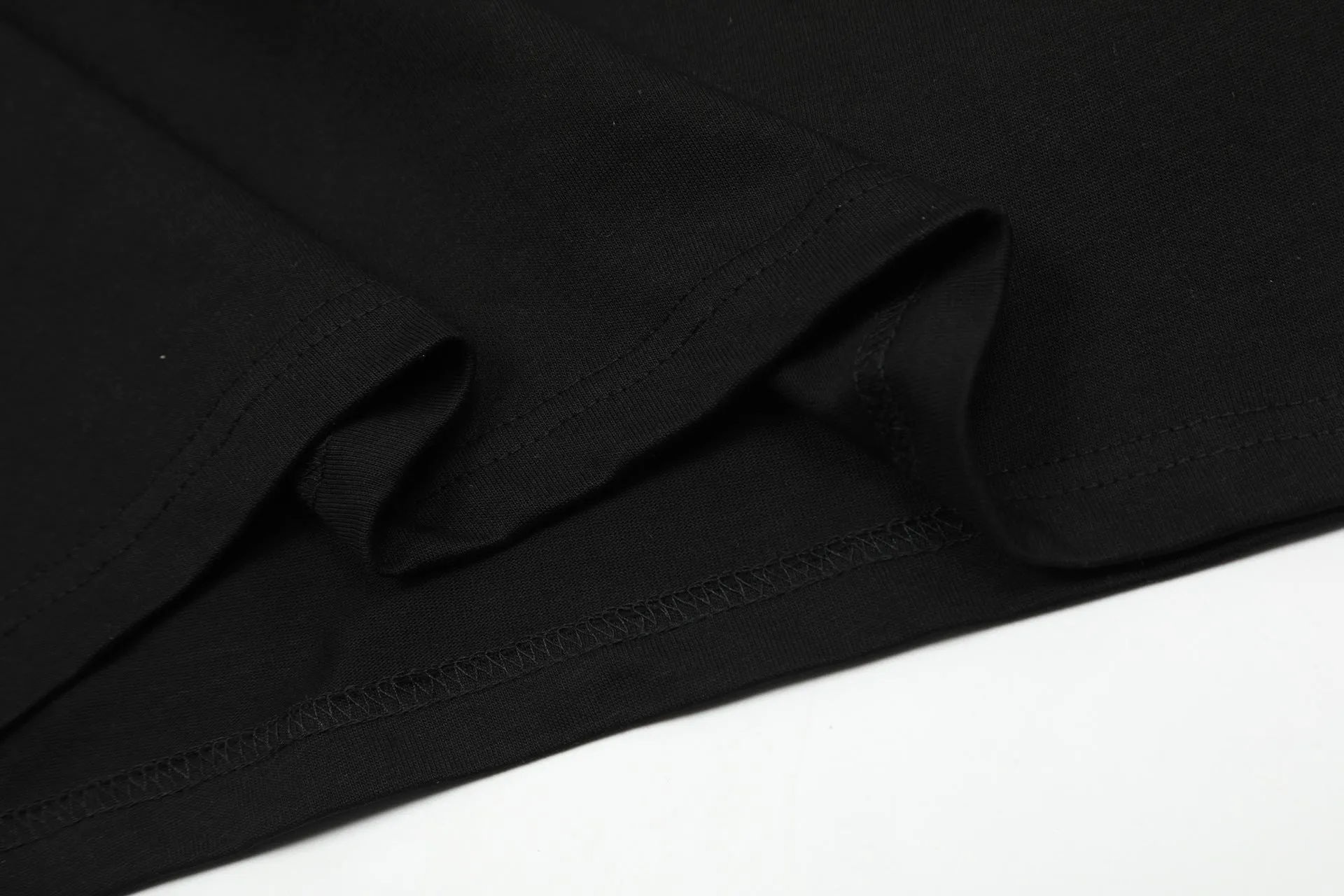 OFF WHITE Cashew Flower Arrow Pattern T-Shirts