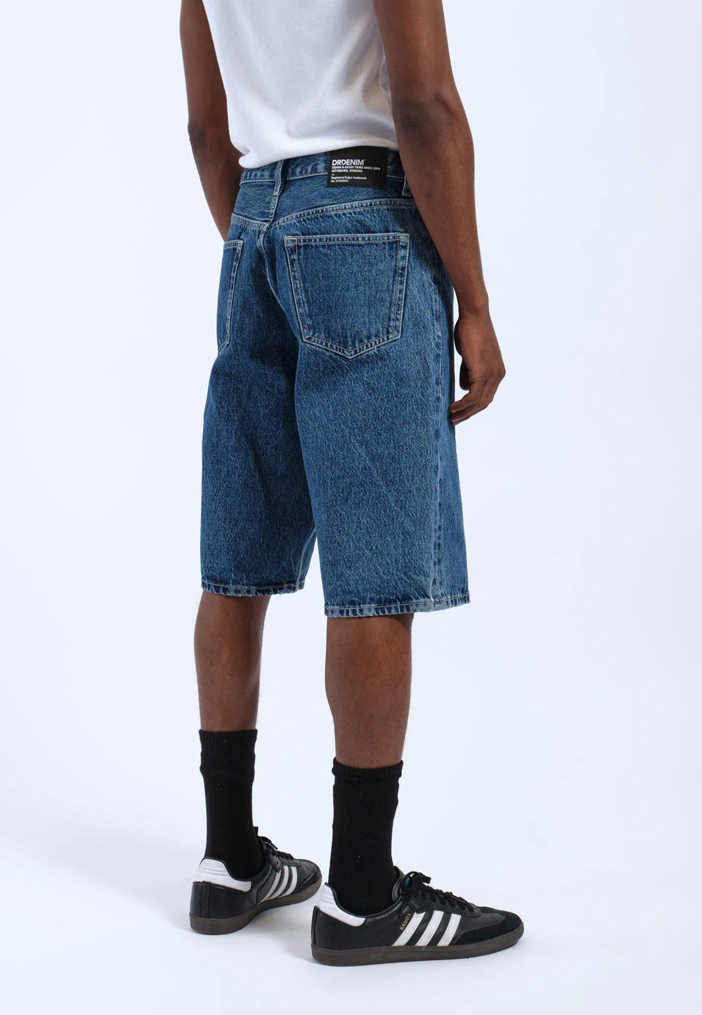 Omar Shorts - Stream Mid Retro