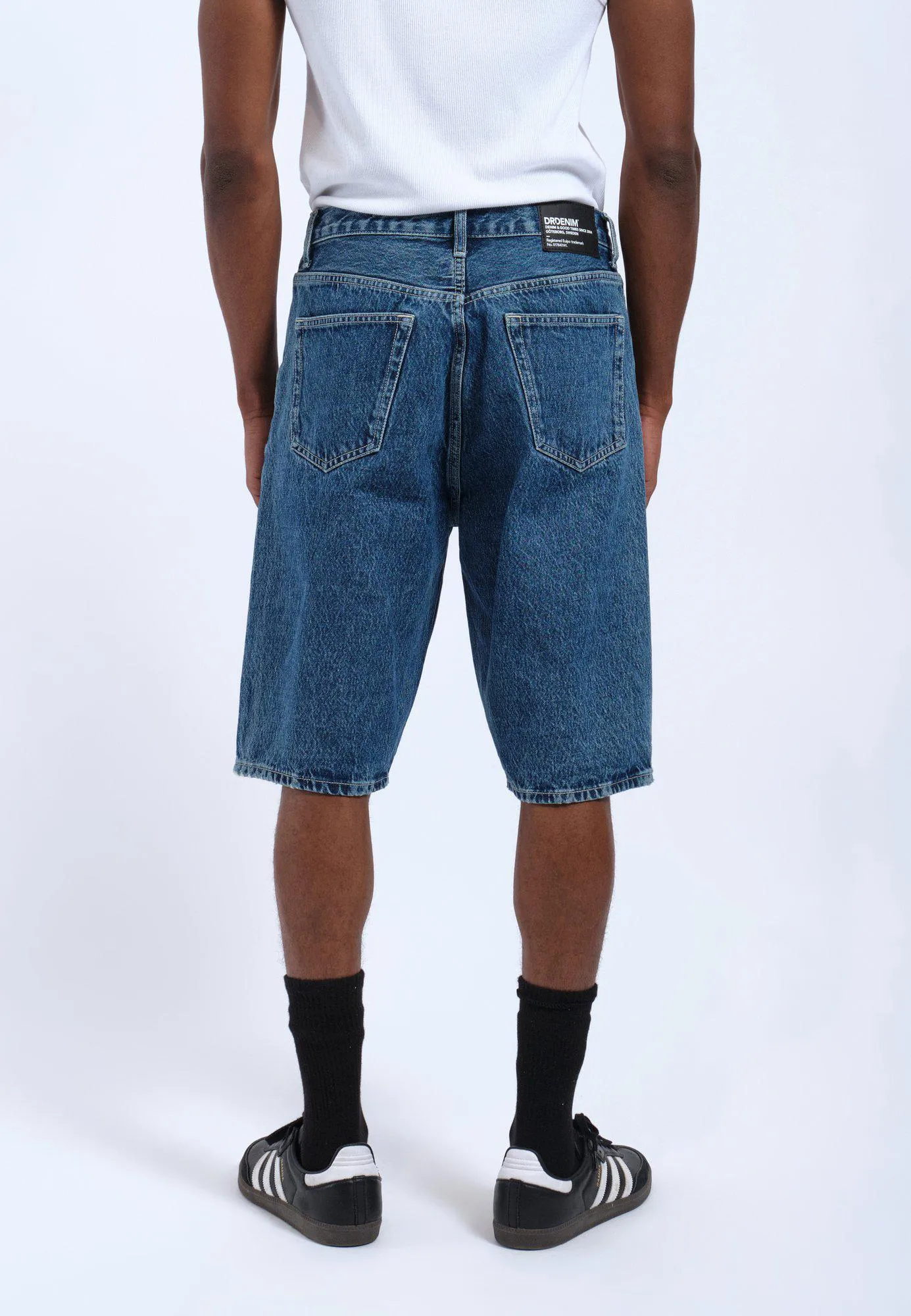 Omar Shorts - Stream Mid Retro