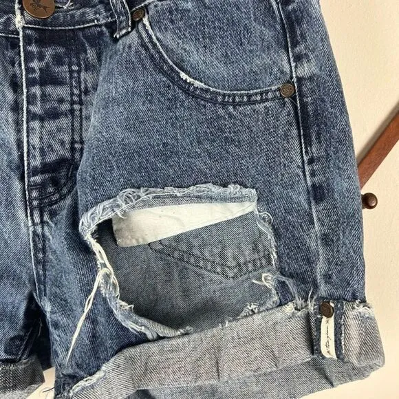 ONE TEASPOON Chargers Distressed Shorts Size 25 GUC P492