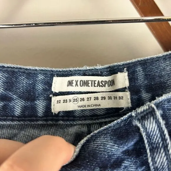 ONE TEASPOON Chargers Distressed Shorts Size 25 GUC P492