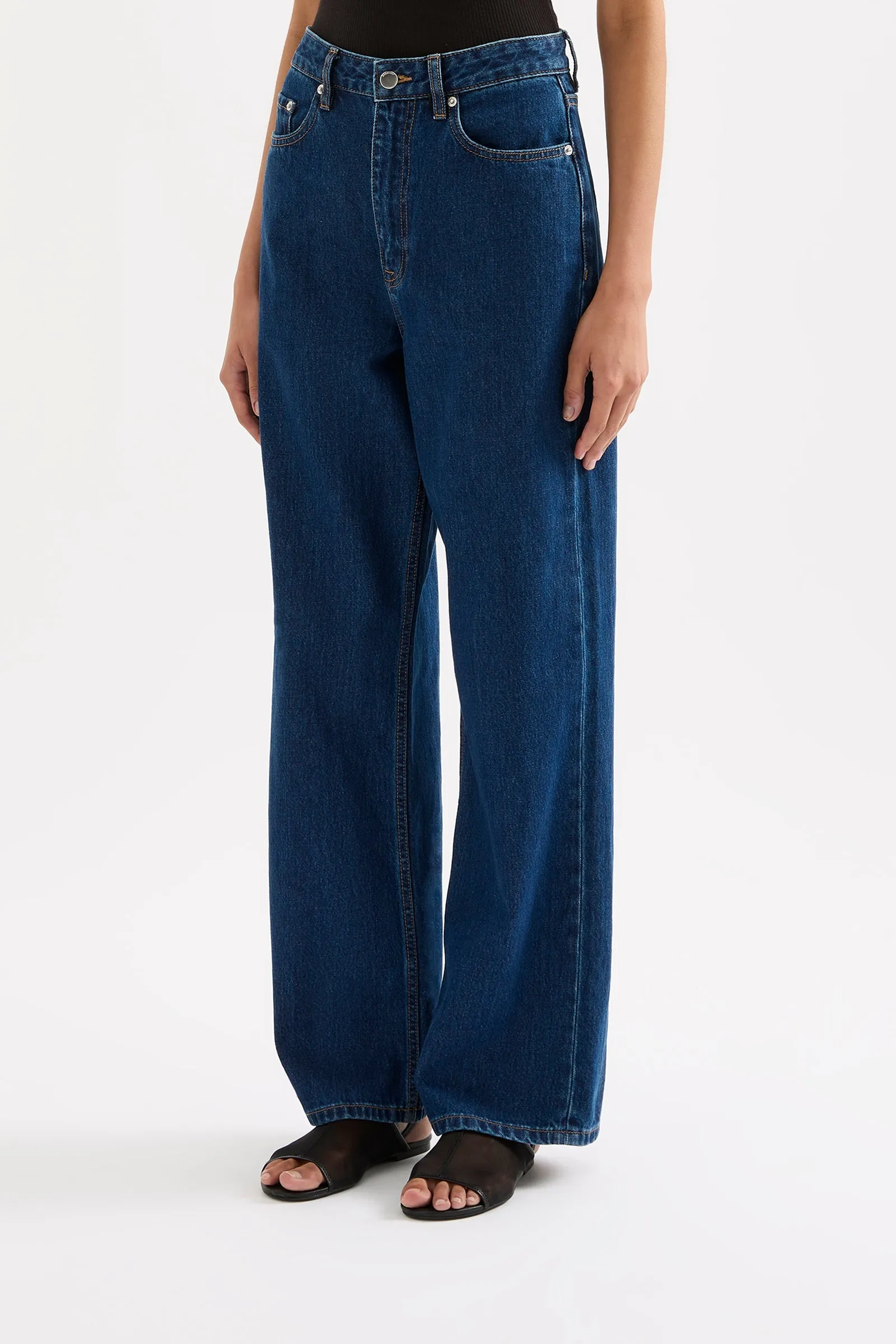ORGANIC RELAXED LEG JEAN