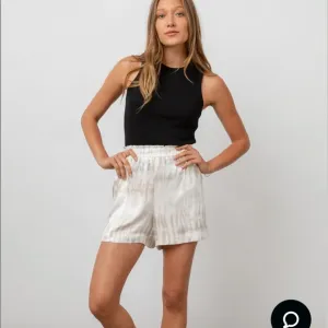 RAILS LEIGHTON LUXE SATIN CREPE SHORTS in SAND TIDE, Size Large, NWT