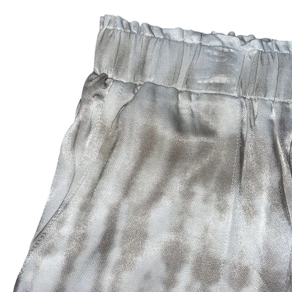 RAILS LEIGHTON LUXE SATIN CREPE SHORTS in SAND TIDE, Size Large, NWT
