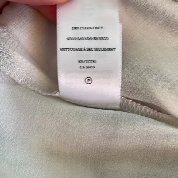 RAILS LEIGHTON LUXE SATIN CREPE SHORTS in SAND TIDE, Size Large, NWT