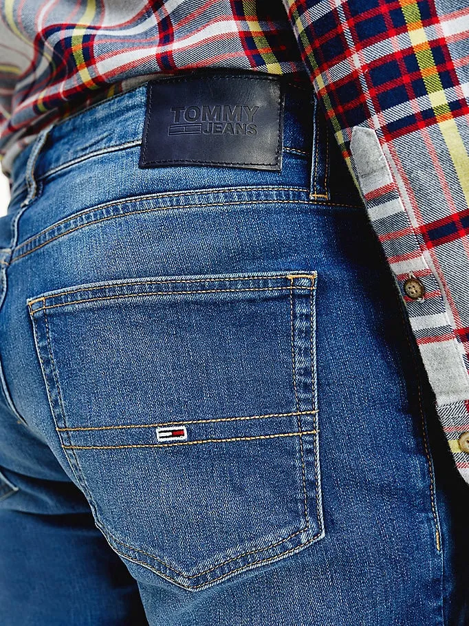 Relaxed Straight Jeans in Wilson