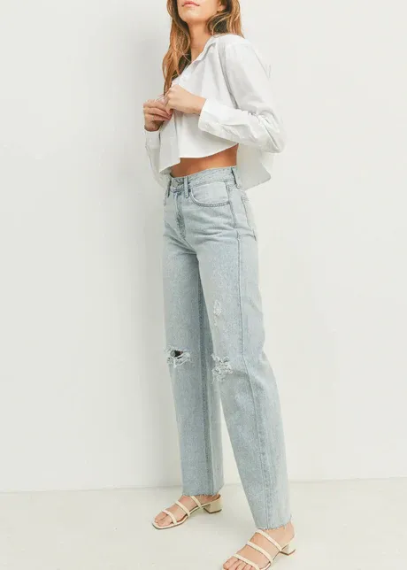 Ribcage Longer Length Straight in Light Wash